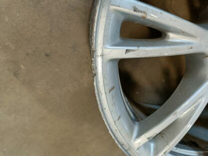 832143 - Image 3