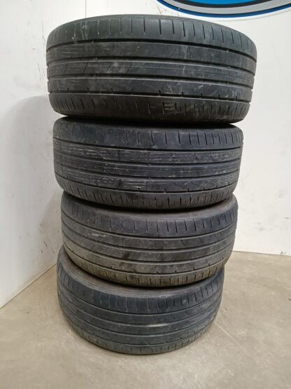 832111 - Image 3