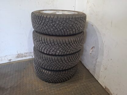 835183 - Image 3