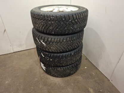 835435 - Image 3