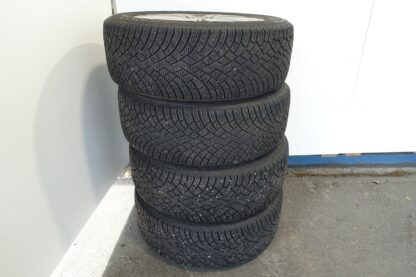 835440 - Image 3