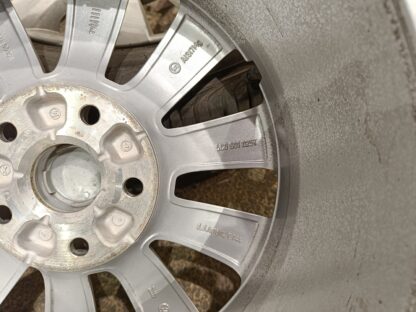 835825 - Image 9