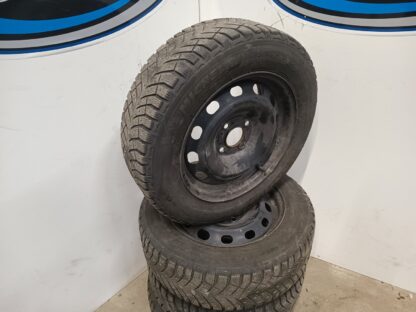 837017