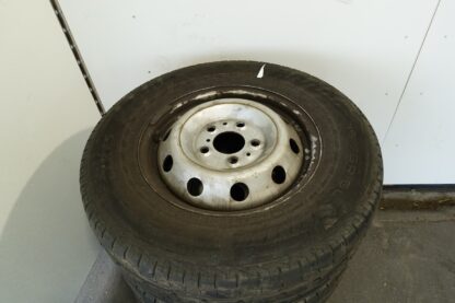 837657