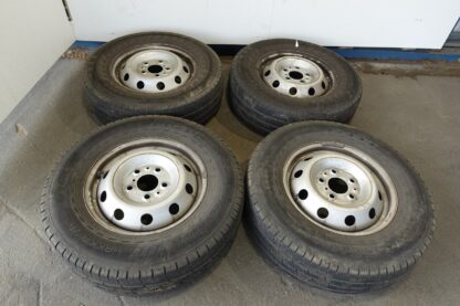837657 - Image 3