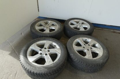 838437 - Image 4