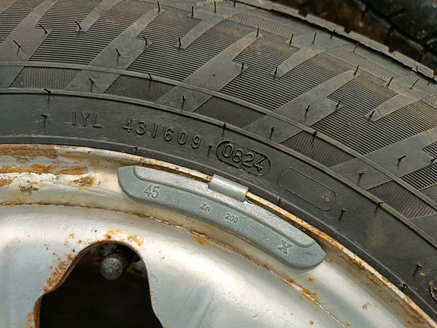843333 - Image 10