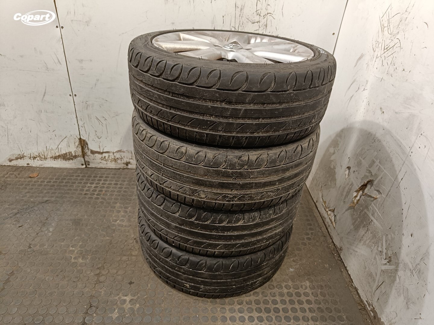 856957 - Image 3