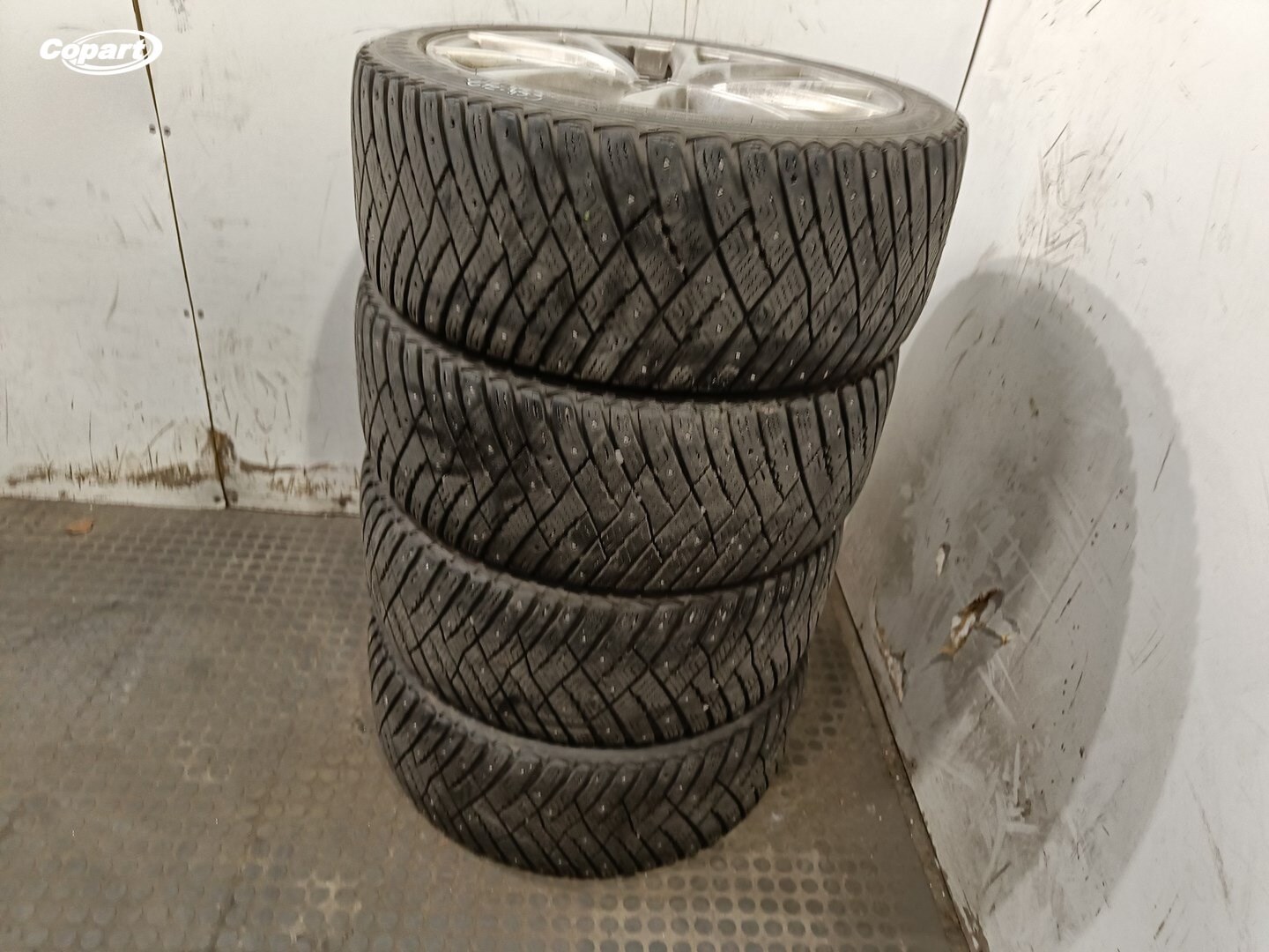 856961 - Image 3