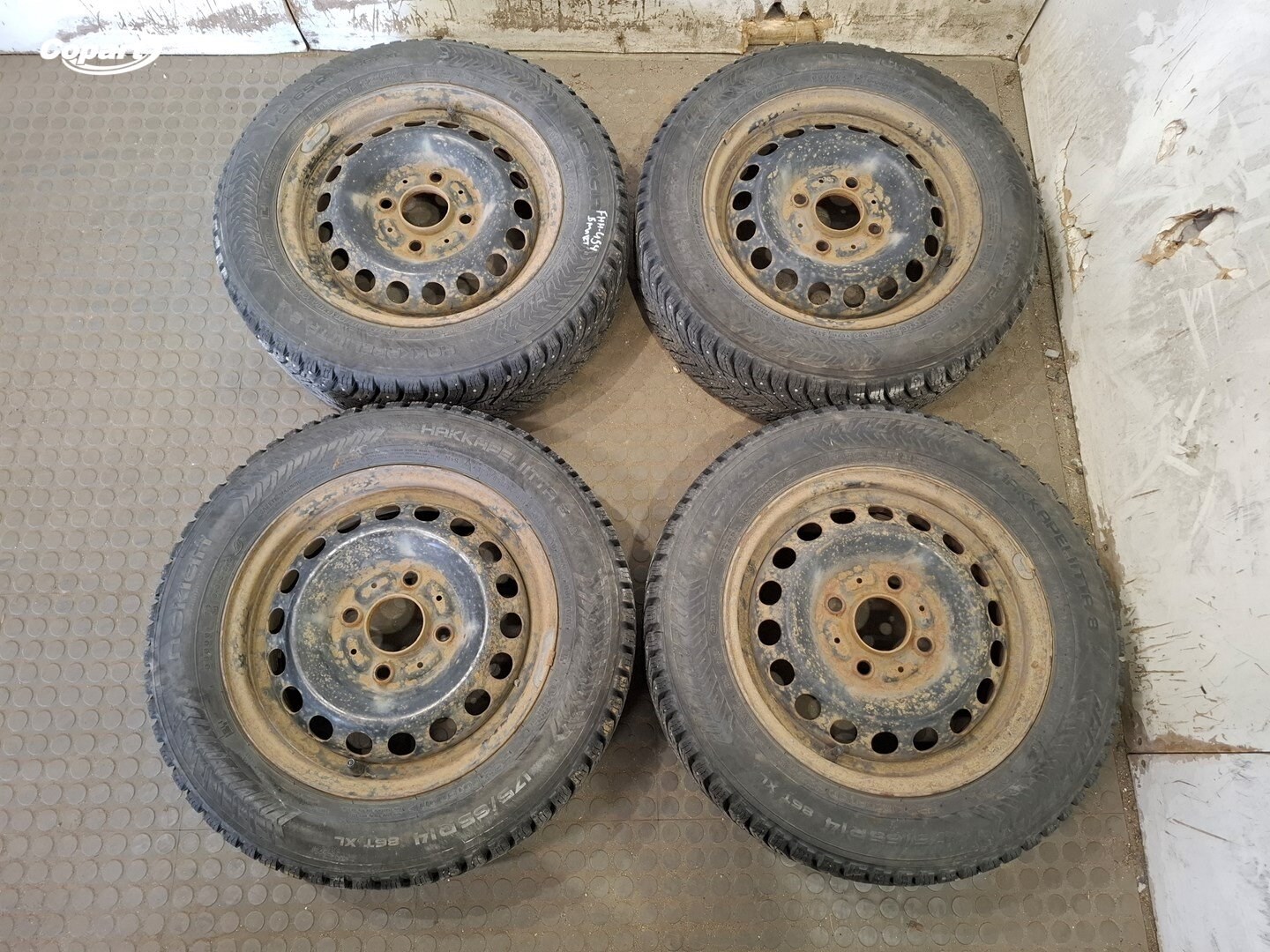 858278 - Image 4