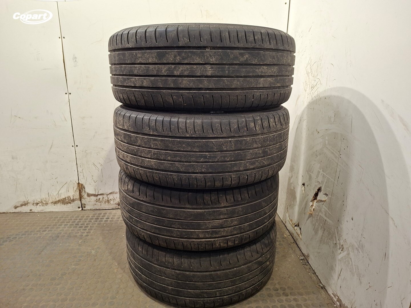 858324 - Image 3
