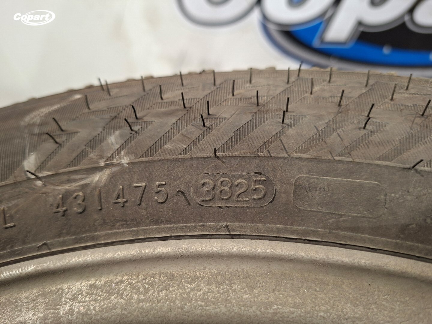858552 - Image 3