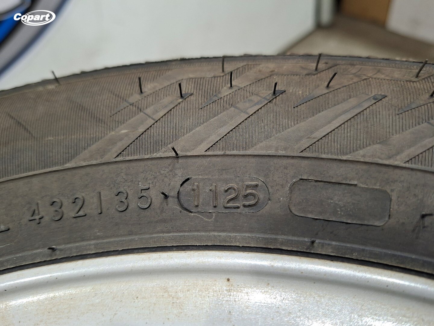 858887 - Image 3