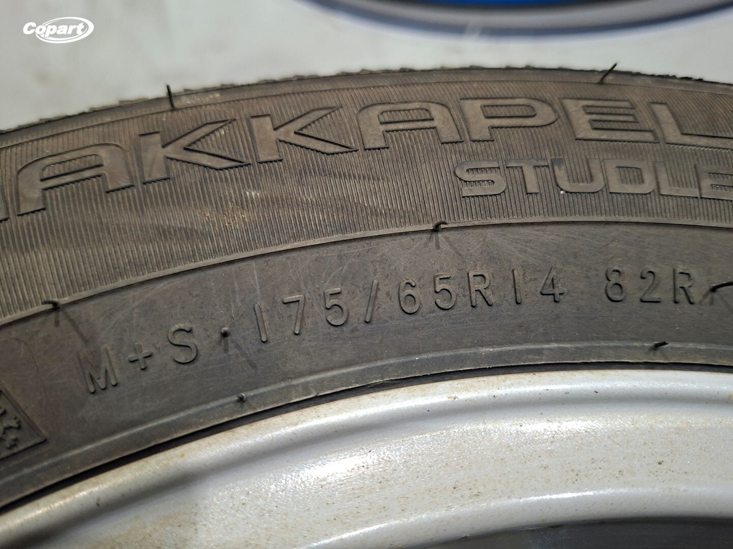 858887 - Image 4