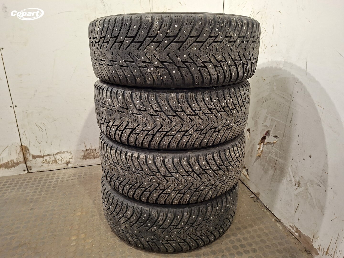 858890 - Image 3