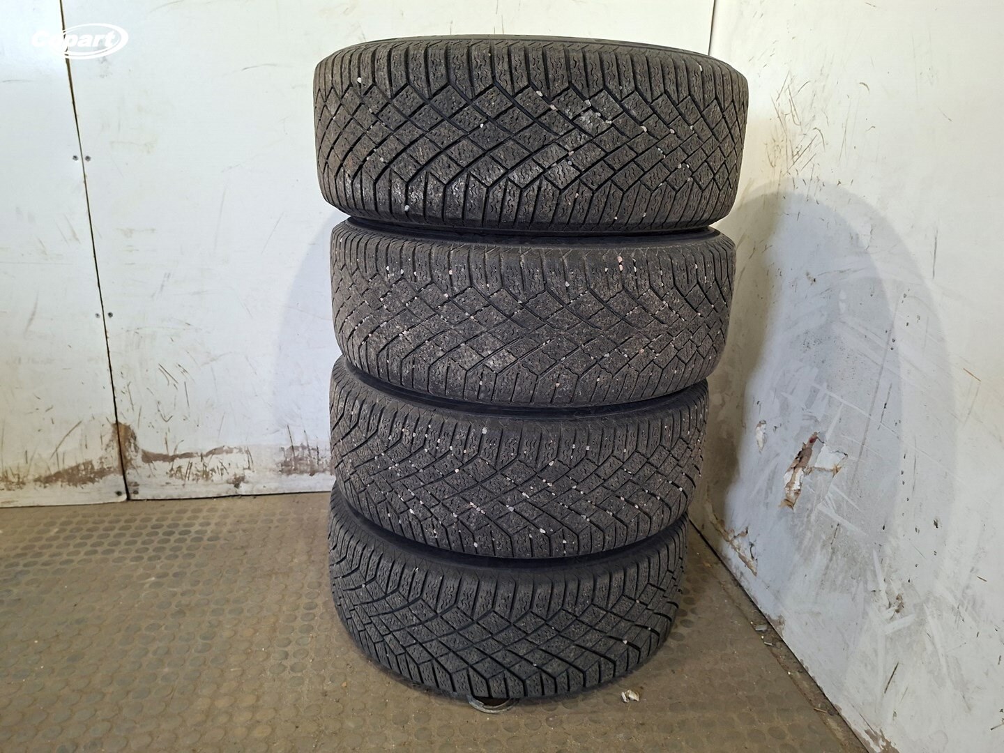 858916 - Image 3