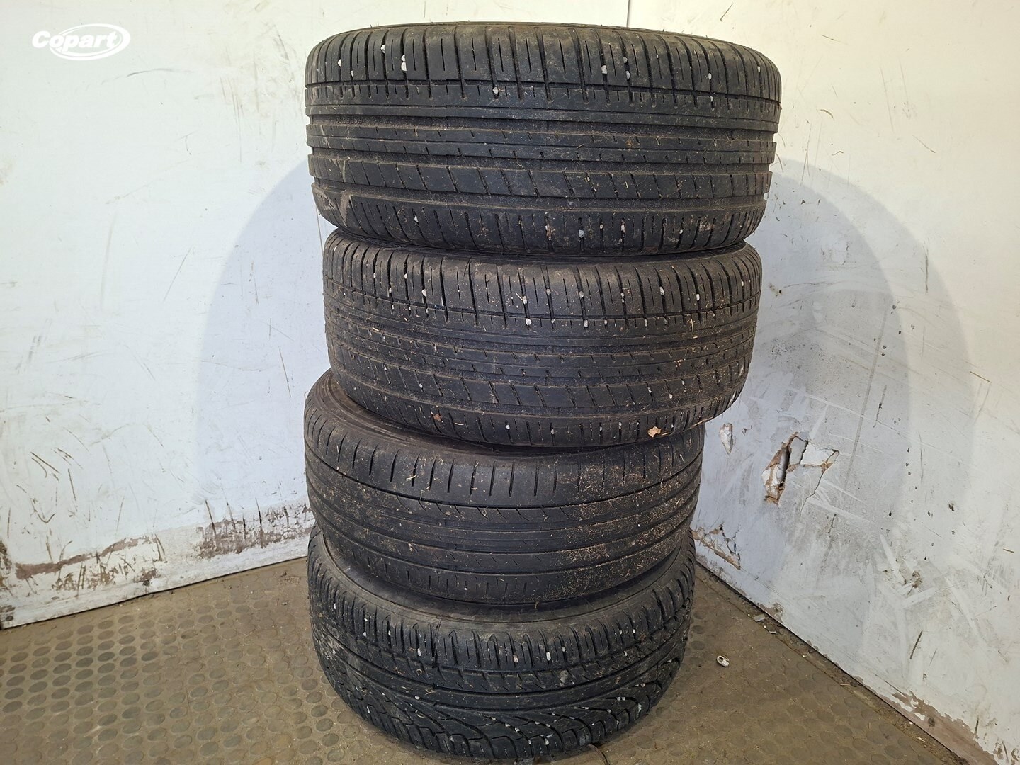 858917 - Image 3