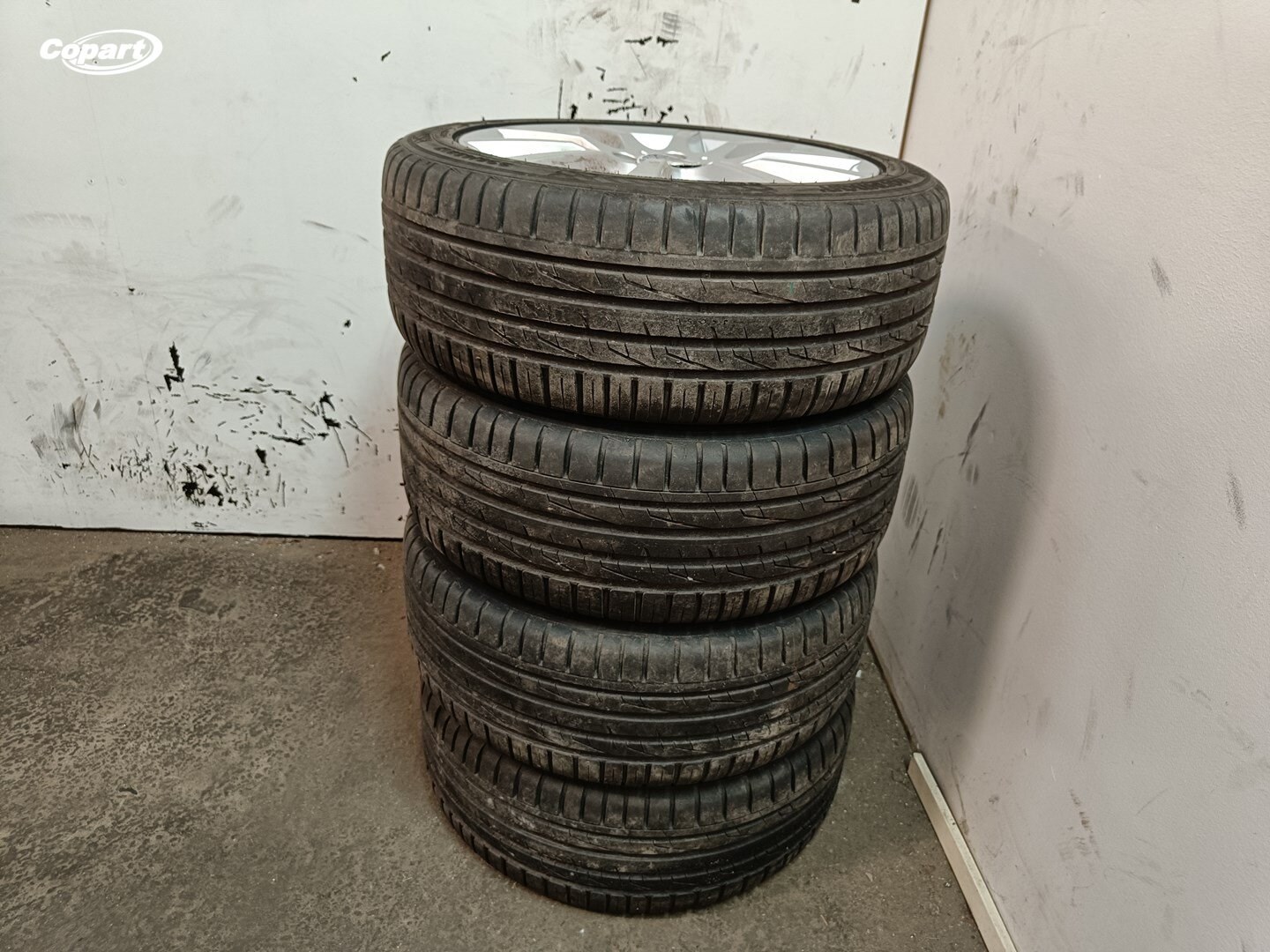 857672 - Image 3