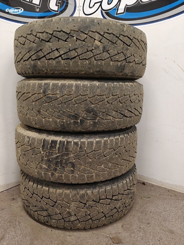 858182 - Image 3