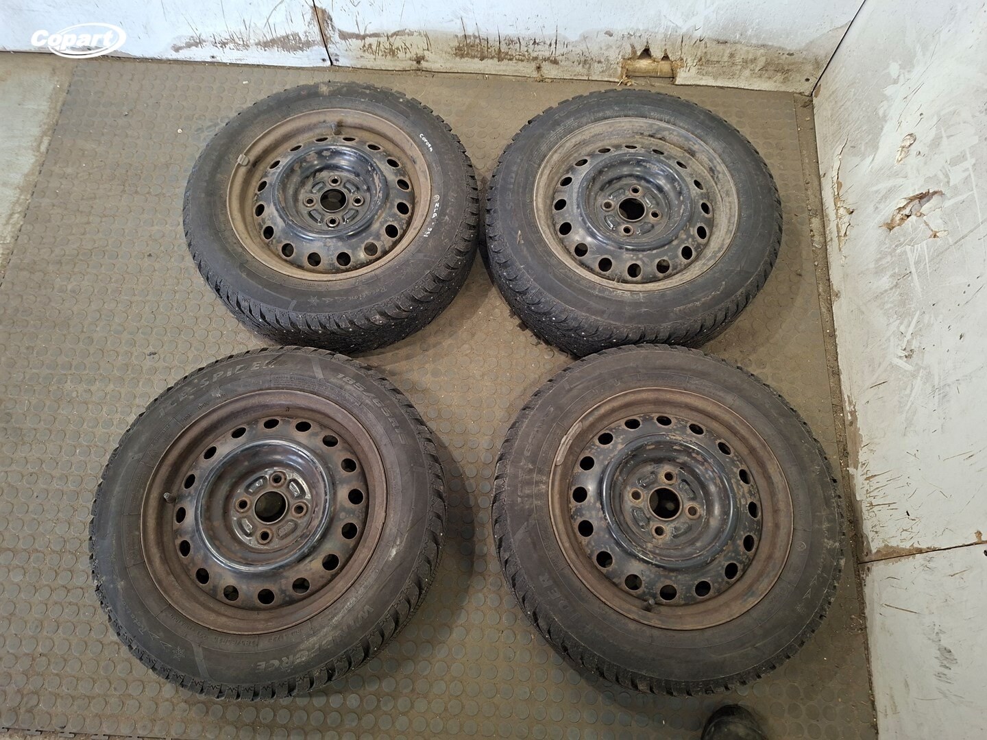 860045 - Image 4