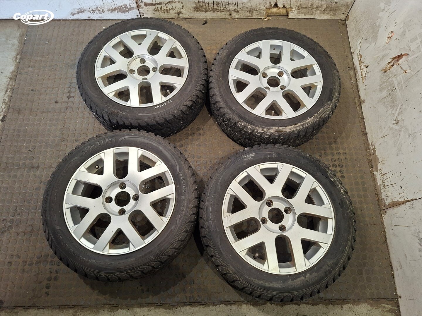 860832 - Image 4