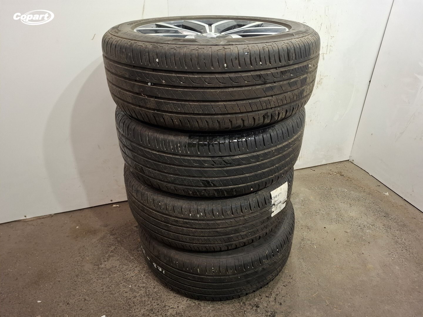 861786 - Image 3