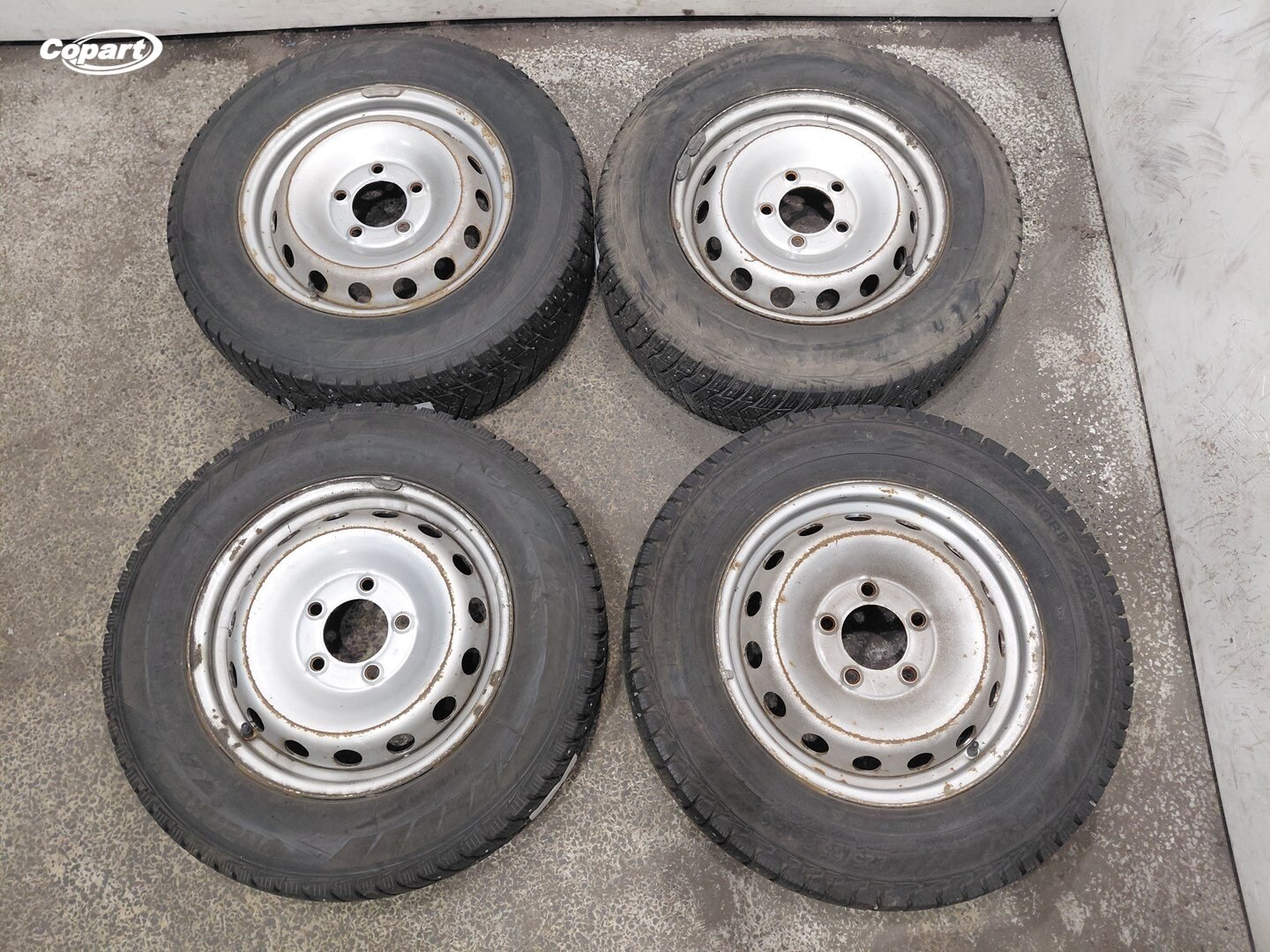 861889 - Image 4