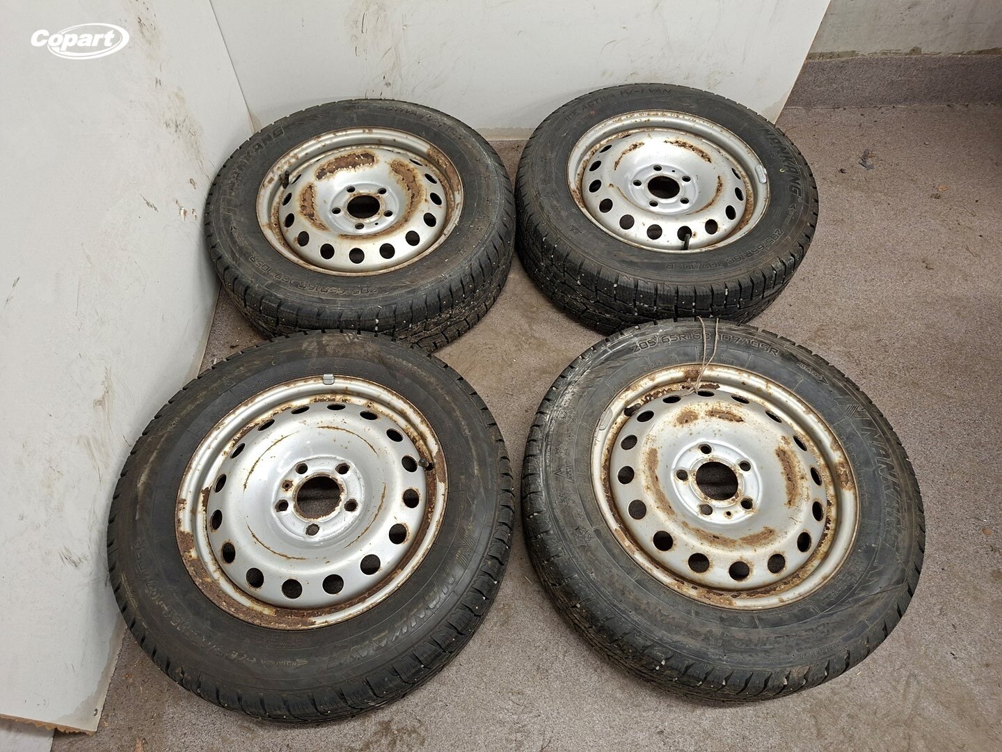 863645 - Image 4