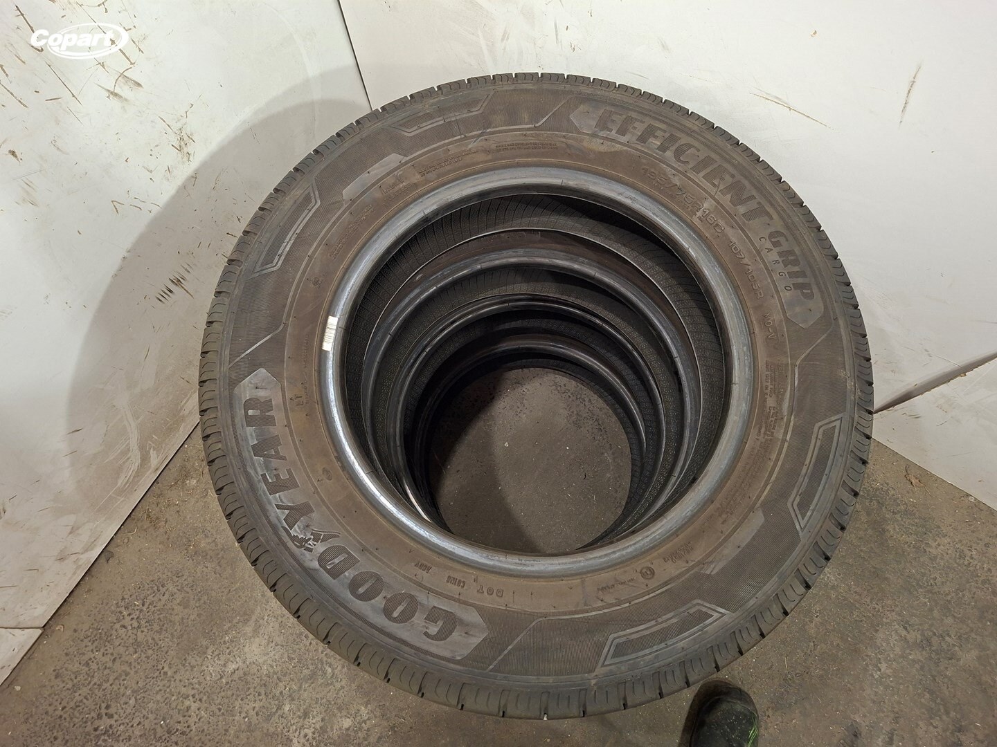863983 - Image 2